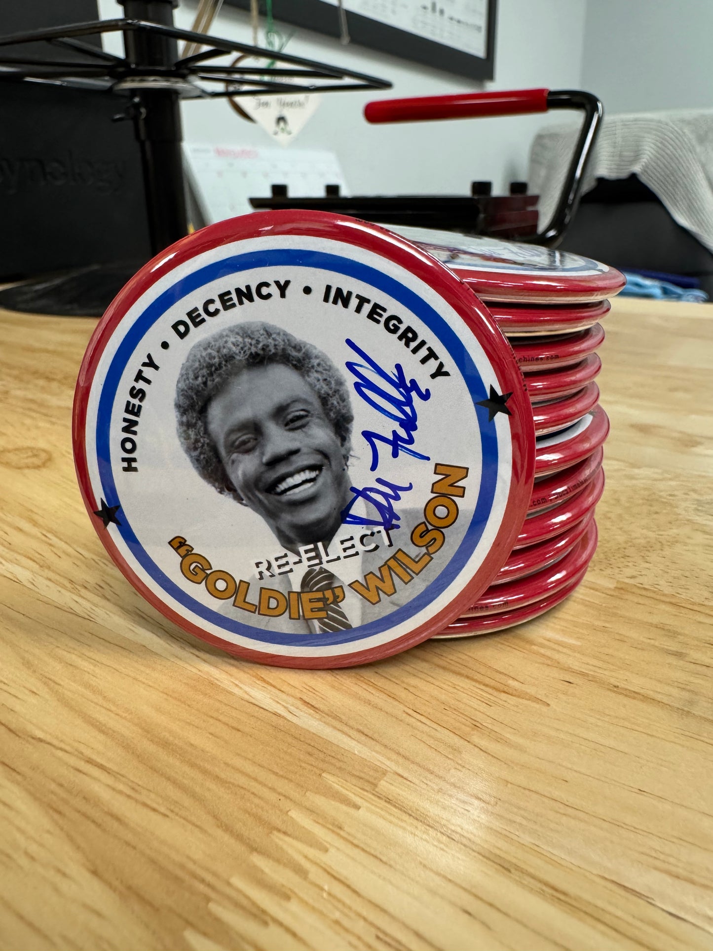 Goldie Wilson Autographed Magnet – Limited Edition Collectible (Donald Fullilove)